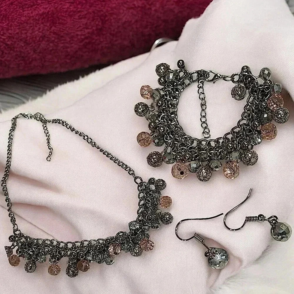 Pink beaded silver 3 piece jewelry set